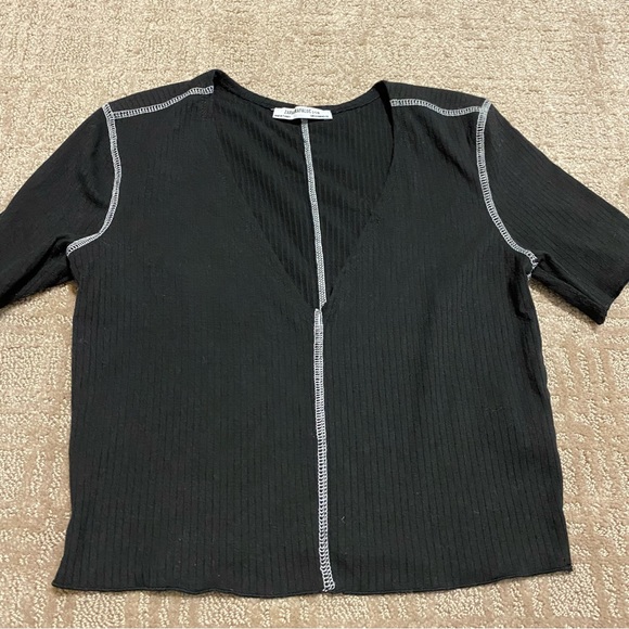 Zara Tops - ZARA Black Ribbed V-Neck Crop Top with White Exposed Seam Size Medium